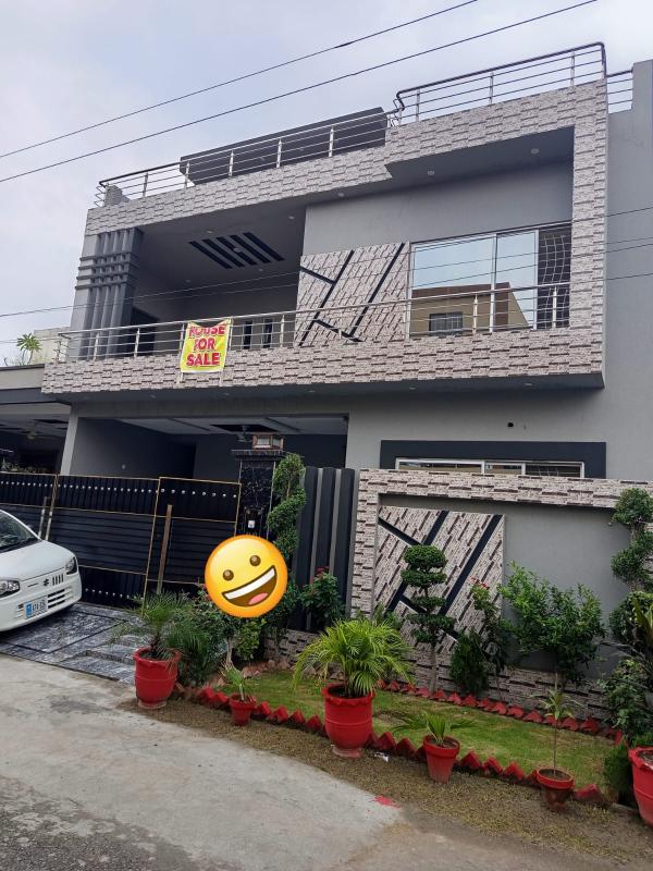10 Marla Owner Built House for Sale in Nasheman Iqbal Phase 2 