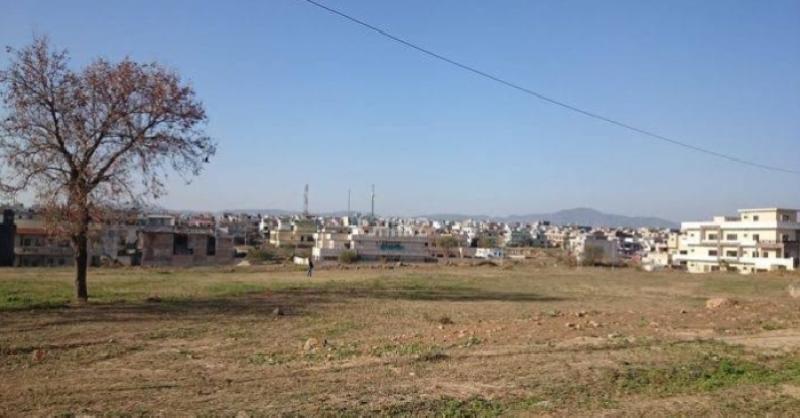 400 yards Plot for sale in Gulistan e jauhar block 3