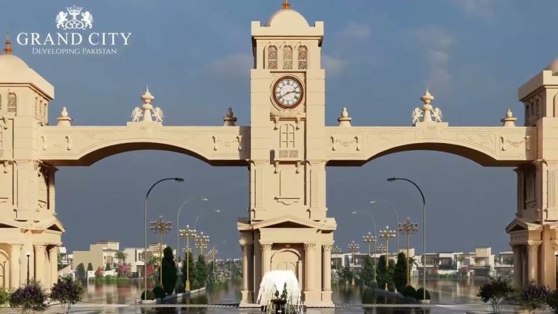 Plot for sale on Installments in Grand City Faisalabad