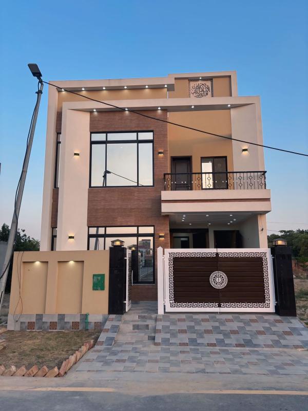 8 Marla Beautiful House for sale in Lahore, Bahria Nasheman