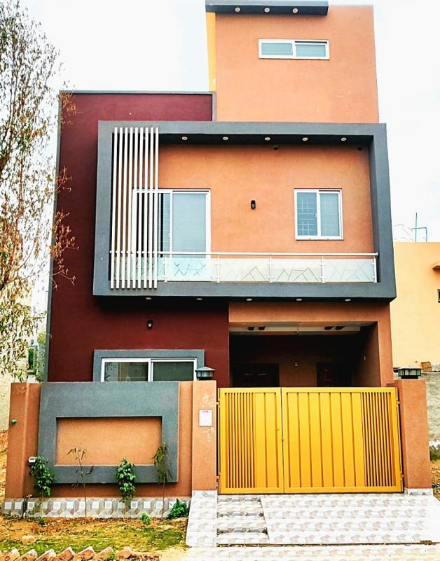 3 Marla modern design house most beautiful prime location for sale in new Lahore City Phase 2