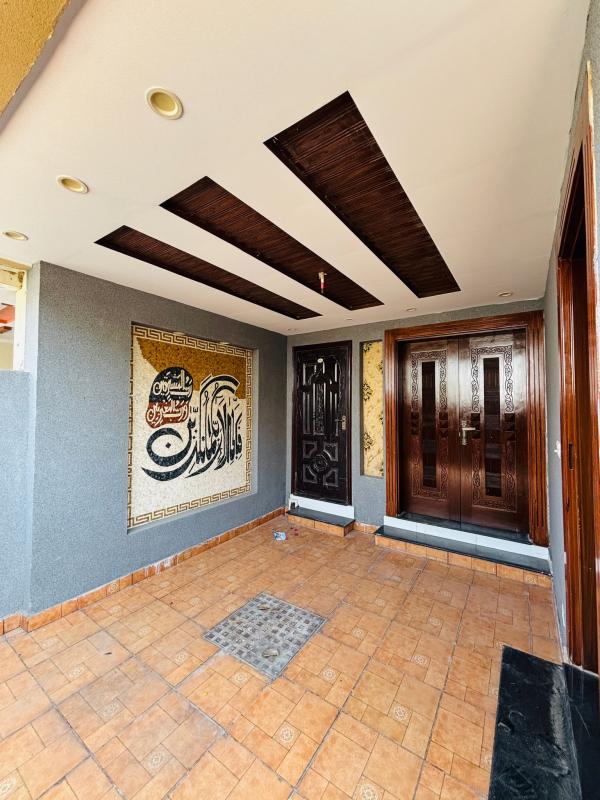 5 Marla Beautiful House for sale in Lahore, Bahria Nasheman