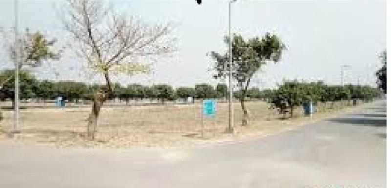 10 Marla plot for sale in  Bahria town Lahore