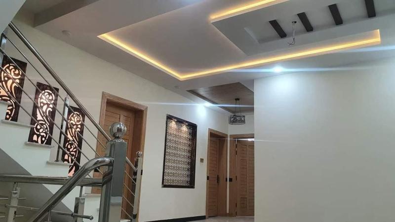 10 Marla House For Sale In Regi Model Town, Peshawar