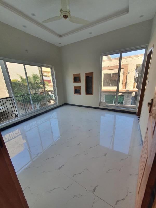 6 Marla Beautiful House for sale in Rawalpindi, New Lalazar