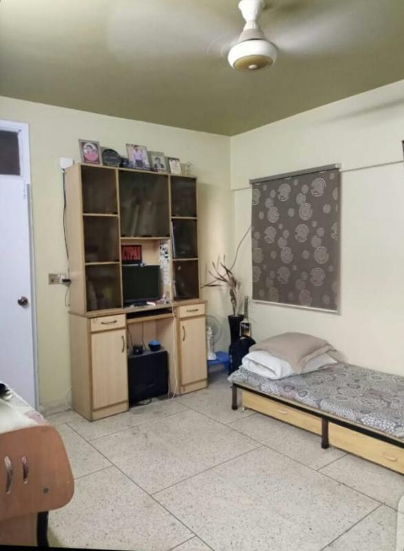 800 sq.ft. Flat for sale in Karachi, Shahra-e-Faisal