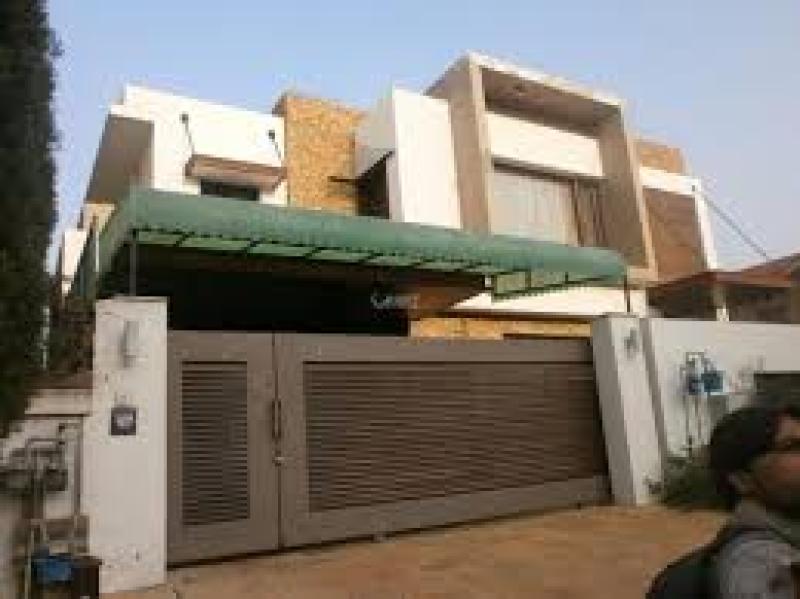 10 MARLA HOUSE AVAILABLE FOR SALE IN LDA AVENUE LAHORE