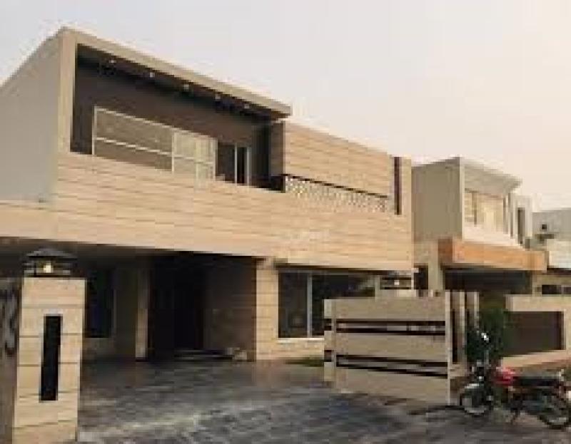 10 marla house for sale in Central Park block D lahore 