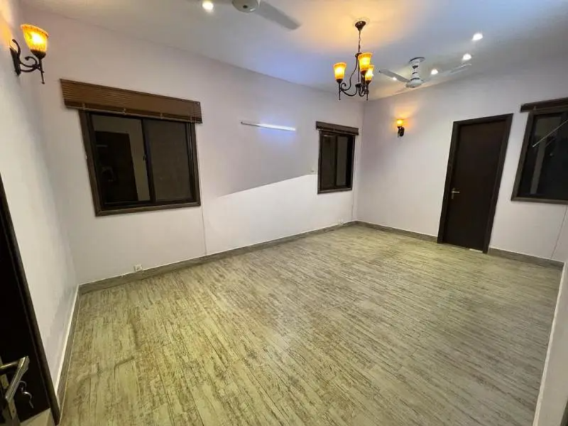 1600 sq.ft apartment for sale at Gulshan-e-Iqbal, Karachi