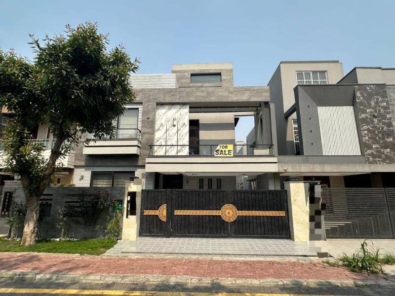 10 Marla Brand New House In Bahria Town - Sector C, Lahore