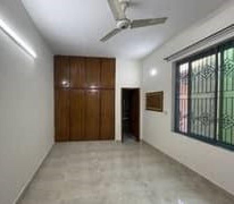 10 Marla Upper Portion for Rent in Lahore, Allama Iqbal Town
