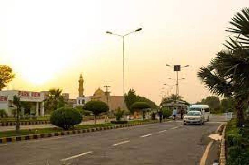 1 Kanal Plot for Sale in Lake City Lahore 