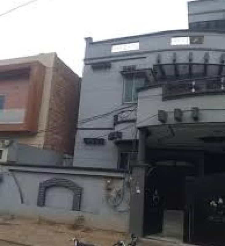 10 marla house for sae in Central Park Housing Scheme lahore 