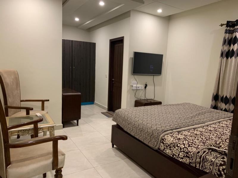 400 sq.ft Luxury Corner Apartment For Sale In G-15 Markaz, Islamabad