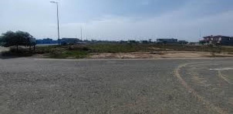 10 Marla plot for sale in Bahria town Lahore