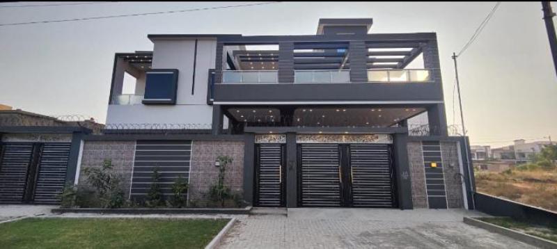 240 square yard house for sale in Karachi 