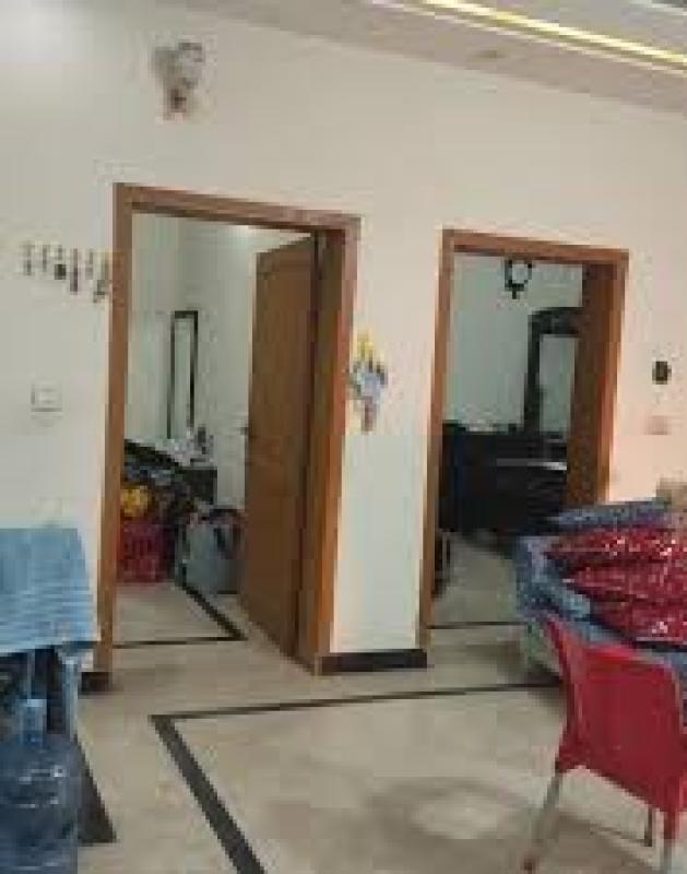 10 Marla Upper portion for Rent in Lahore, Allama Iqbal Town