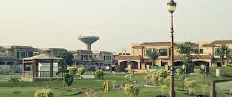 10 Marla Plot For Sale in Lake City, Lahore 