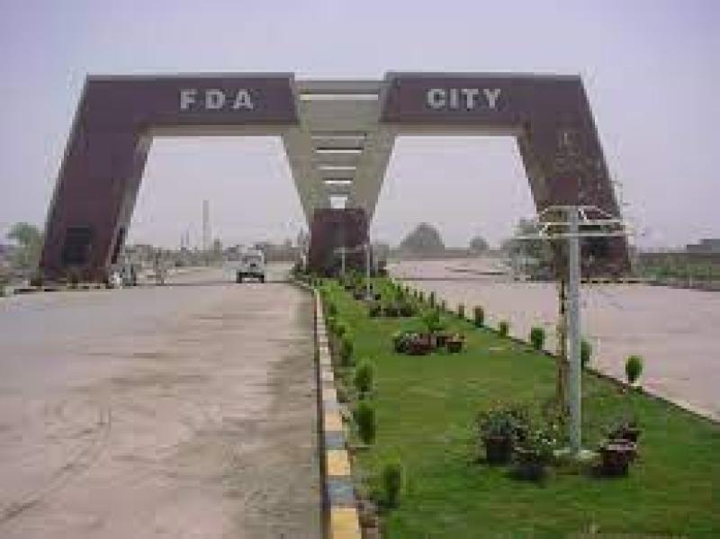 Residential Corner Plot for Sale at Block F3 in FDA City - Faisalabad 