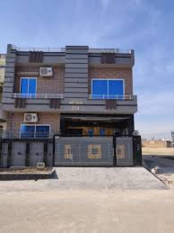 10 Marla House for Sale in Eden Valley, Faisalabad 