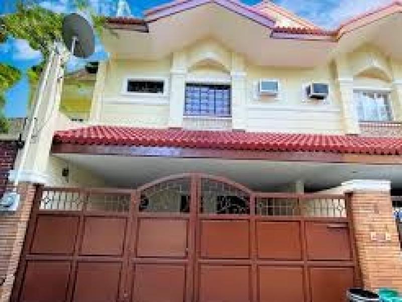 10 marla house for sale in State Life Housing Society lahore 