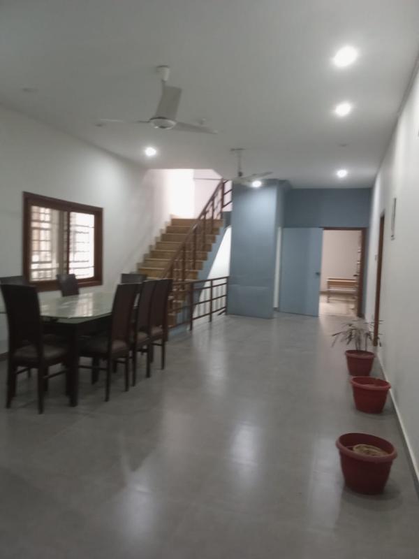 350 square yards, BUNGALOW for RENT, Block - 2 Clifton Karachi. COMMERCIAL or RESIDENTIAL use.