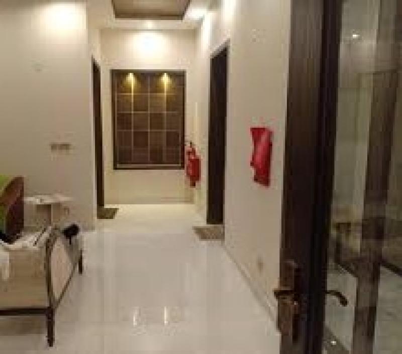 10 Marla Lower portion for rent in Lahore, Allama Iqbal Town 