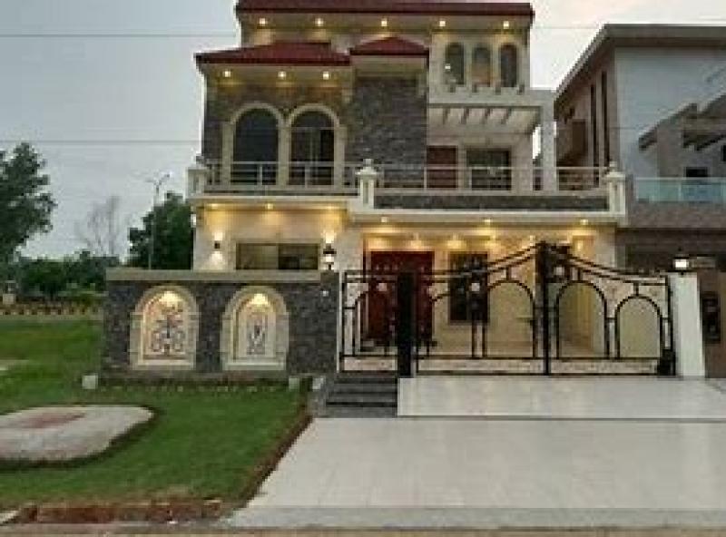 10 Marla house for sale in Lahore